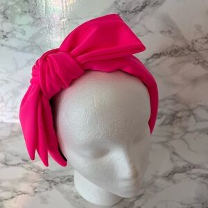 LELE SADOUGHI X ATLANTIC PACIFIC Neon Pink Holly Bow
Neoprene Headband